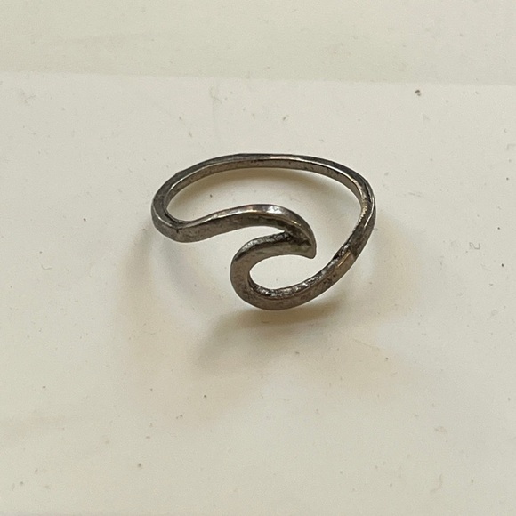 Jewelry - Silver Wave Ring